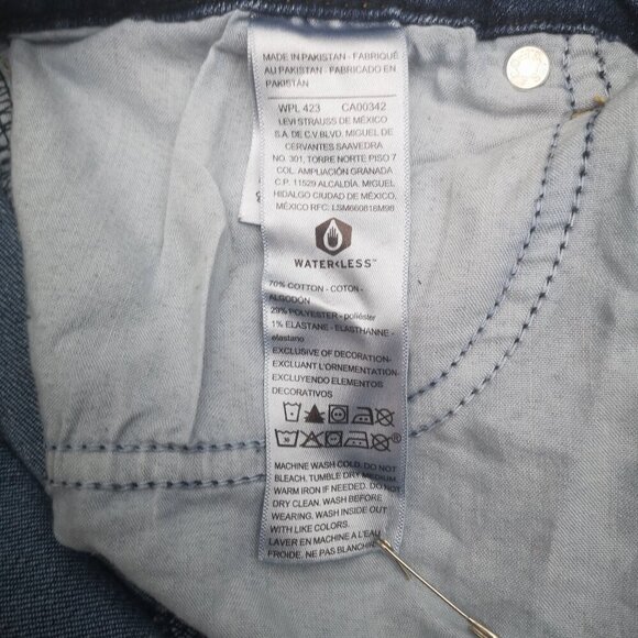 Signature by Levi Strauss Ladies Size 30/30 Medium Wash Skinny Jeans - Picture 7 of 14